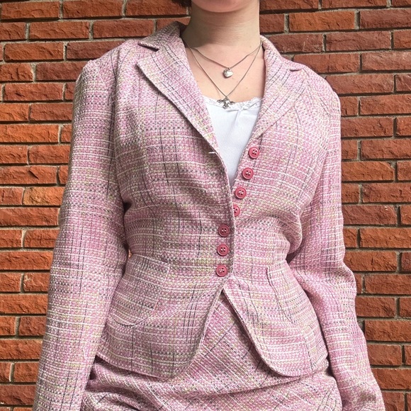 Pink tweed suit set - Picture 4 of 16